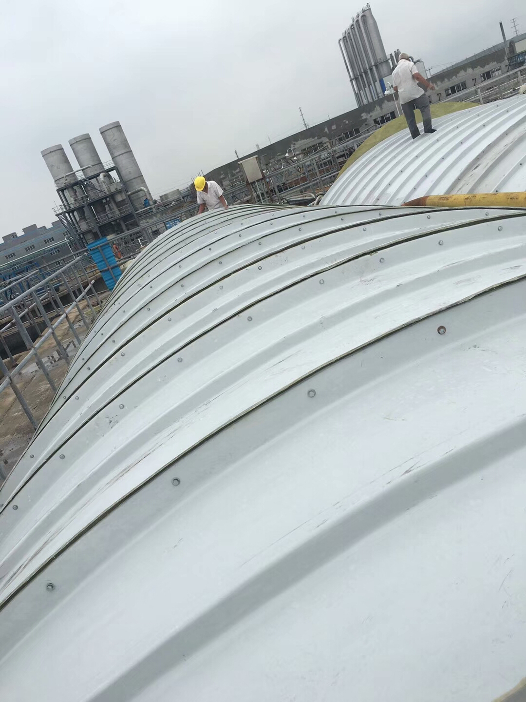 玻璃鋼儲(chǔ)罐的主要技術(shù)參數(shù)及性能指標(biāo)